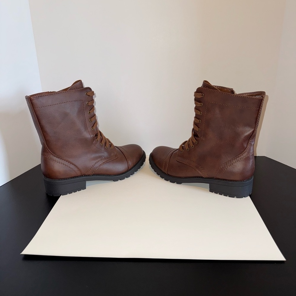 Arizona Joyce Boots